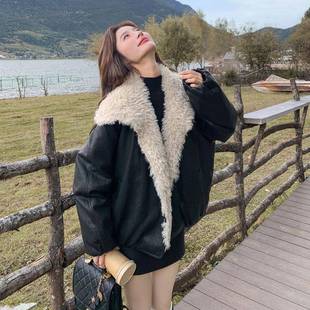 0黑暖色高级感冬C095-918毛绒拼接PU皮羽绒服女2025新款气质保9白