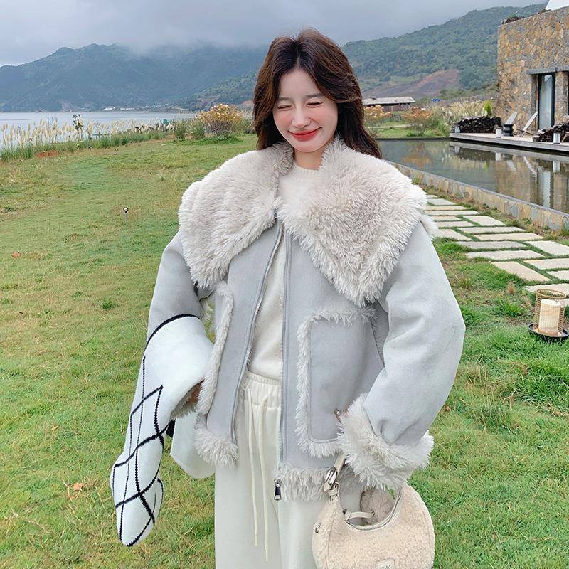 浅蓝色高感气质大C277-951领仿毛毛一体外套女2025冬新款韩版皮减