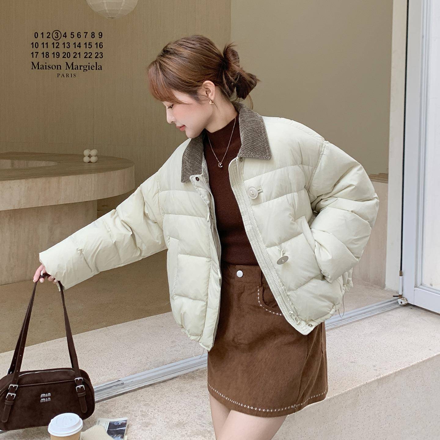 米色小个子显高针织拼接绒服女冬季2C092-995025羽新款时保尚暖短