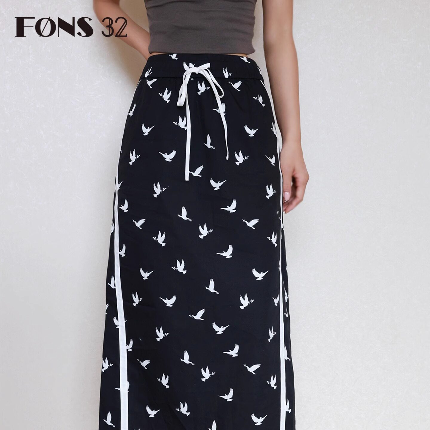 FONS32 黑色巨好看的a字裙半身长裙女2025新款高级印花工装半裙子