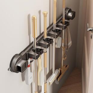 吸盘拖把壁挂夹扫把拖把架抹布挂钩免打孔卫生间浴室门后收纳架子