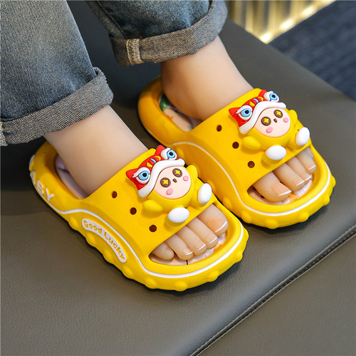 幼儿园男孩室内外静音凉拖鞋夏