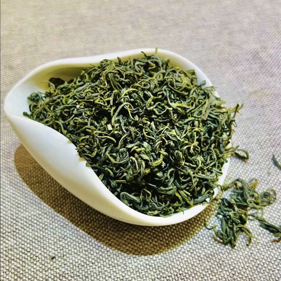包邮茶叶高山绿茶岳西炒青一级口粮茶色绿汤绿味浓500克礼盒另选