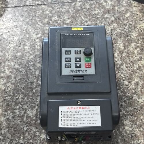议价XSY-AT4变频器 22KW 220V 三相电机调速可维修