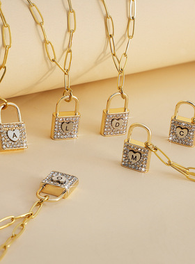 跨境新款欧美字母项链女镶钻锁骨链大写字母镶钻款26个吊坠小锁链