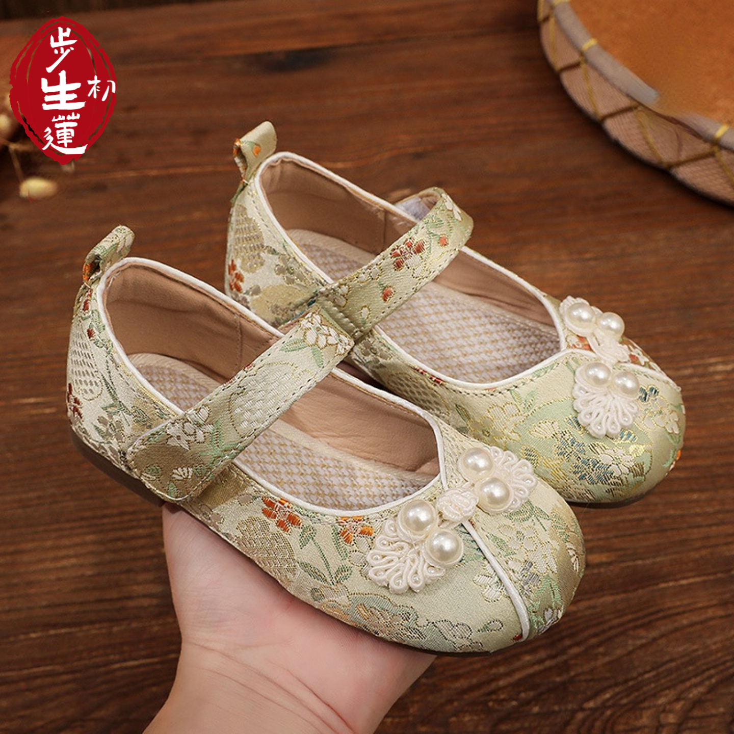 新款女童软底透气汉服鞋