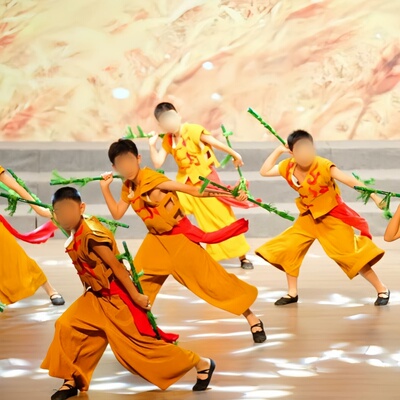 《枣儿打得当当响》同款服装定制