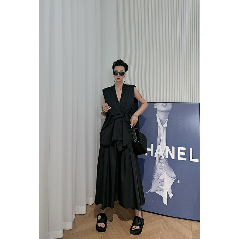 Dan Dan 黑色V领无袖衬衫女