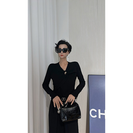 Dan Dan 黑色金扣德绒T恤女 气质高端小香风上衣