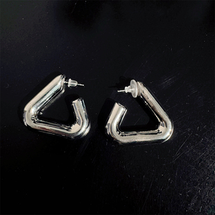 百搭耳饰品 几何造型简约时尚 Dan 银色三角形耳环女