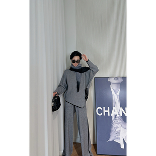 时尚 女 俩件套 灰色撞色软糯毛衣套装 Dan