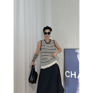 Dan 黑白条纹流苏针织背心女