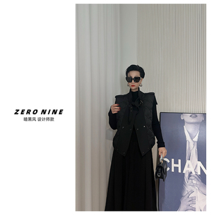 Dan Dan 暗黑风双排扣羽绒马甲外套女