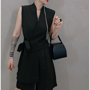蛋爷设计感黑色西装 系带马甲女