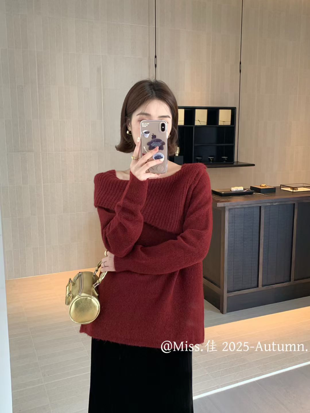 酒红色翻领正肩毛衣女2025秋冬新款大码胖mm针织衫一字肩上衣