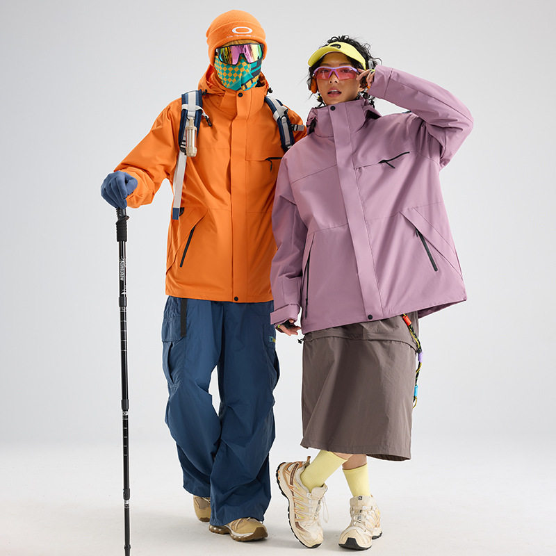 2026新款秋冬季户外三合一男女工装防风冲锋衣情侣徒步登山外套