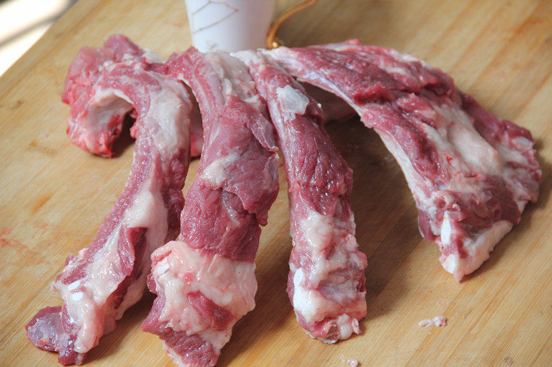 土猪排骨500g 新鲜正宗农家散养黑猪肋排猪大骨头无花前腿后腿肉