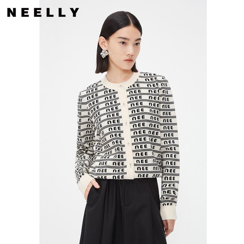 NEELLY纳俪商场同款秋单排扣条纹针织开衫女字母提花通勤简约上衣