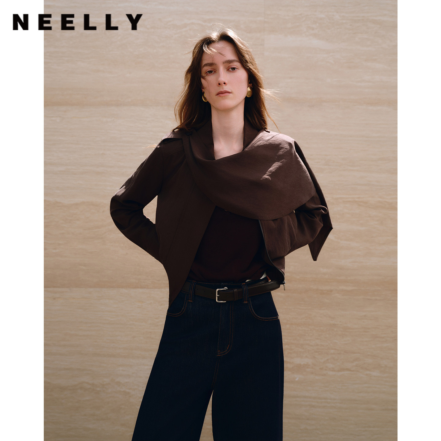 NEELLY纳俪商场同款秋新款围脖领深棕复古短夹克女设计感宽松上衣