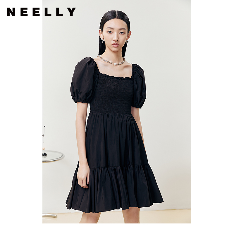 NEELLY纳俪气质方领连衣裙女打缆泡泡袖大摆裙减龄小黑裙