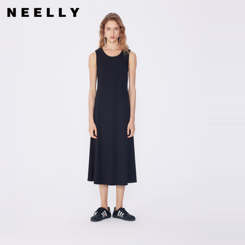 NEELLY纳俪商场同款春季新款高级简约设计感连衣裙女显瘦个性长裙