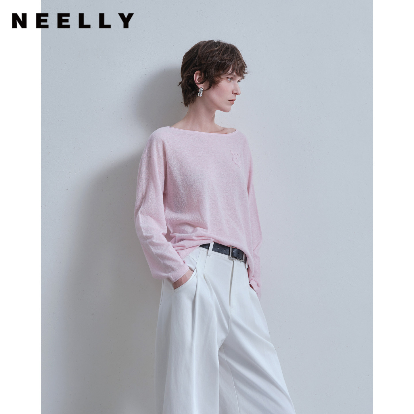 NEELLY纳俪商场同款夏新款休闲随性船领针织衫女显白减龄柔软上衣