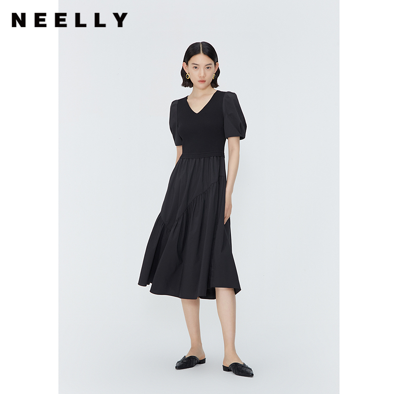 NEELLY纳俪商场同款夏季新款针织拼接短袖连衣裙女V领优雅长裙