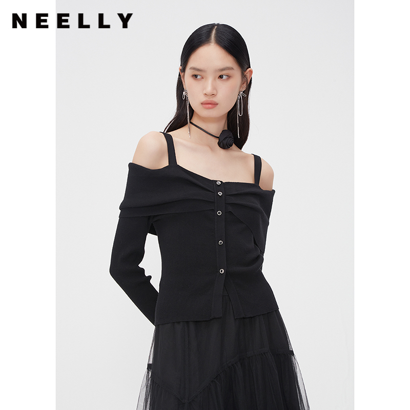 NEELLY纳俪商场同款秋冬纯欲风一字领吊带上衣女黑色套头显瘦针织