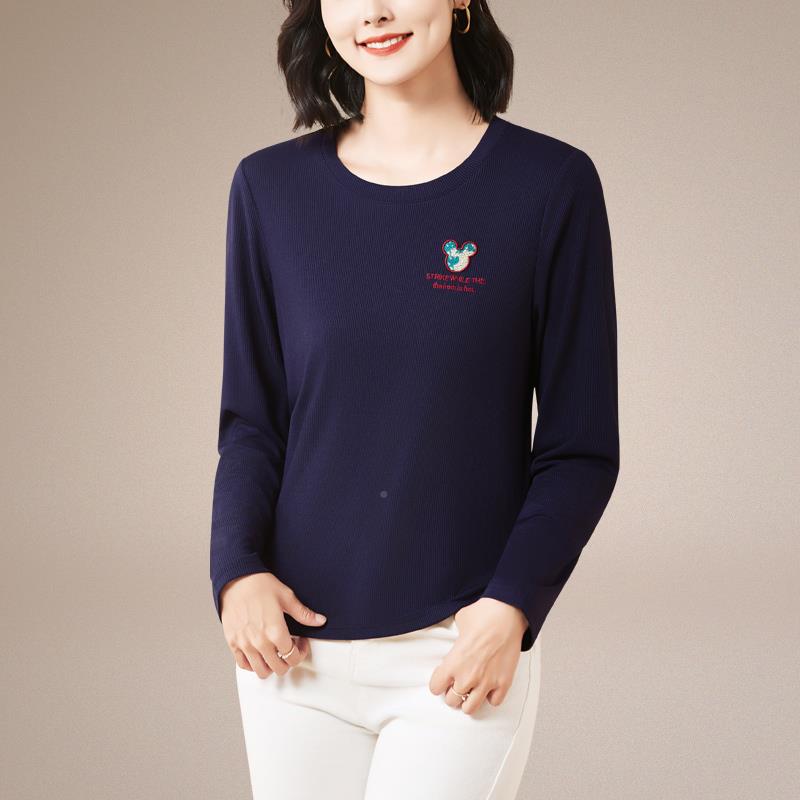 恤圆领长袖t女红春秋82238225减龄显瘦中年妈妈POO衫色印花运动上