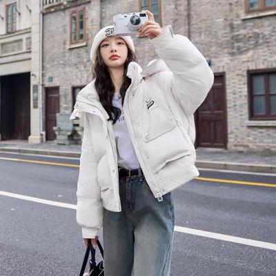 女式Y8532-10羽绒服包冬季新款韩松版宽白连帽新国标90鸭绒面服外
