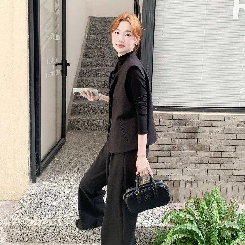 装黑色韩系款气质裤C182-T35御姐范套女设计感马甲2025新打底衫阔
