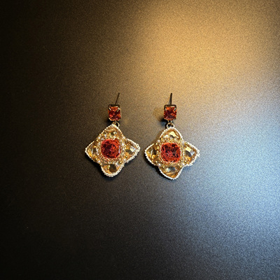 开花的橄榄 Vintage古着 Ruby Quatrefoil红色花朵耳钉 耳环 耳饰