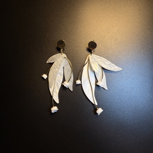 开花的橄榄 Vintage古着 Ivory Frond白色流苏花朵耳钉 耳环 耳饰