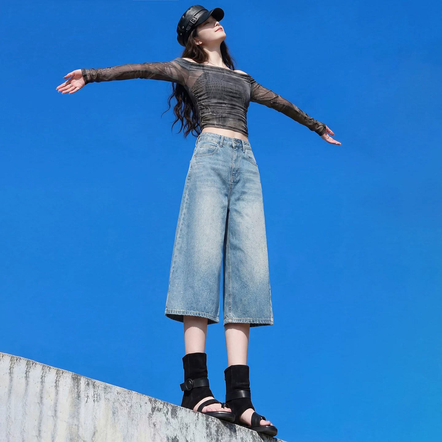 浅色烫钻牛仔短裤女2026新款夏季小个子垂感休闲百搭七分阔腿裤子