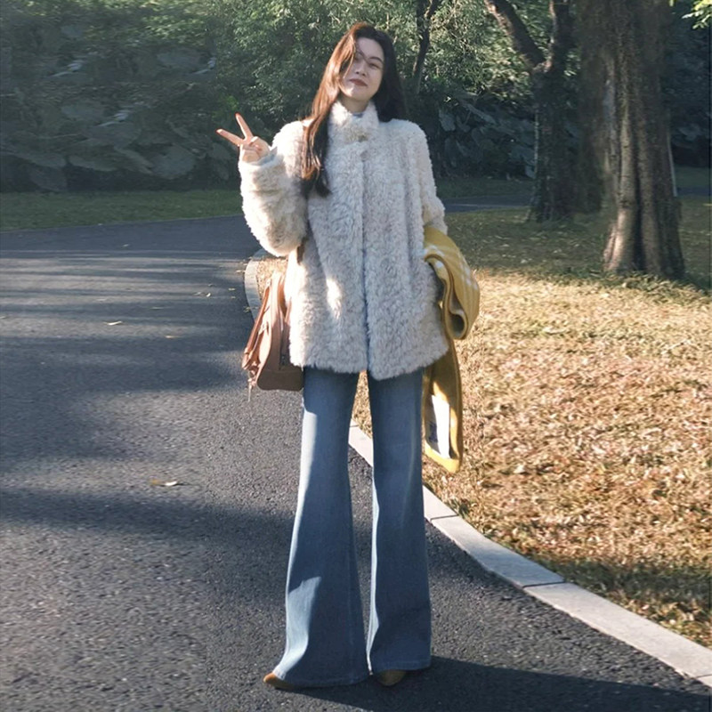 加绒浅蓝色高腰微喇牛仔裤女