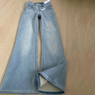 浅色加绒加厚微喇牛仔裤女2025秋冬新款高腰显瘦宽松不贴腿喇叭裤