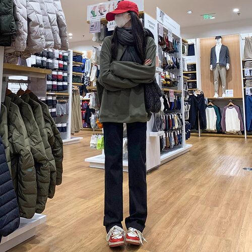 黑色加绒窄版直筒牛仔裤女秋