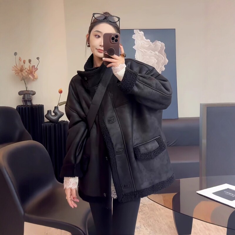 皮毛一体羊羔毛外套女2025冬季新款宽松立领加厚保暖机车服上衣潮
