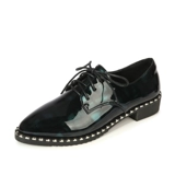 Женские туфли в британском стиле указали небольшие кожа