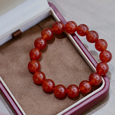 Alice Pearl 招财纳福红玛瑙手串