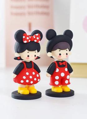 少女心桌面情侣小摆件可爱办公室车载装饰品卡通婚庆人偶礼物女生