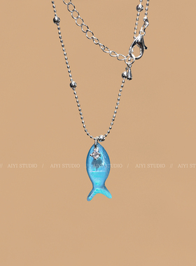 2025新款度假风蓝色炫彩小鱼项链