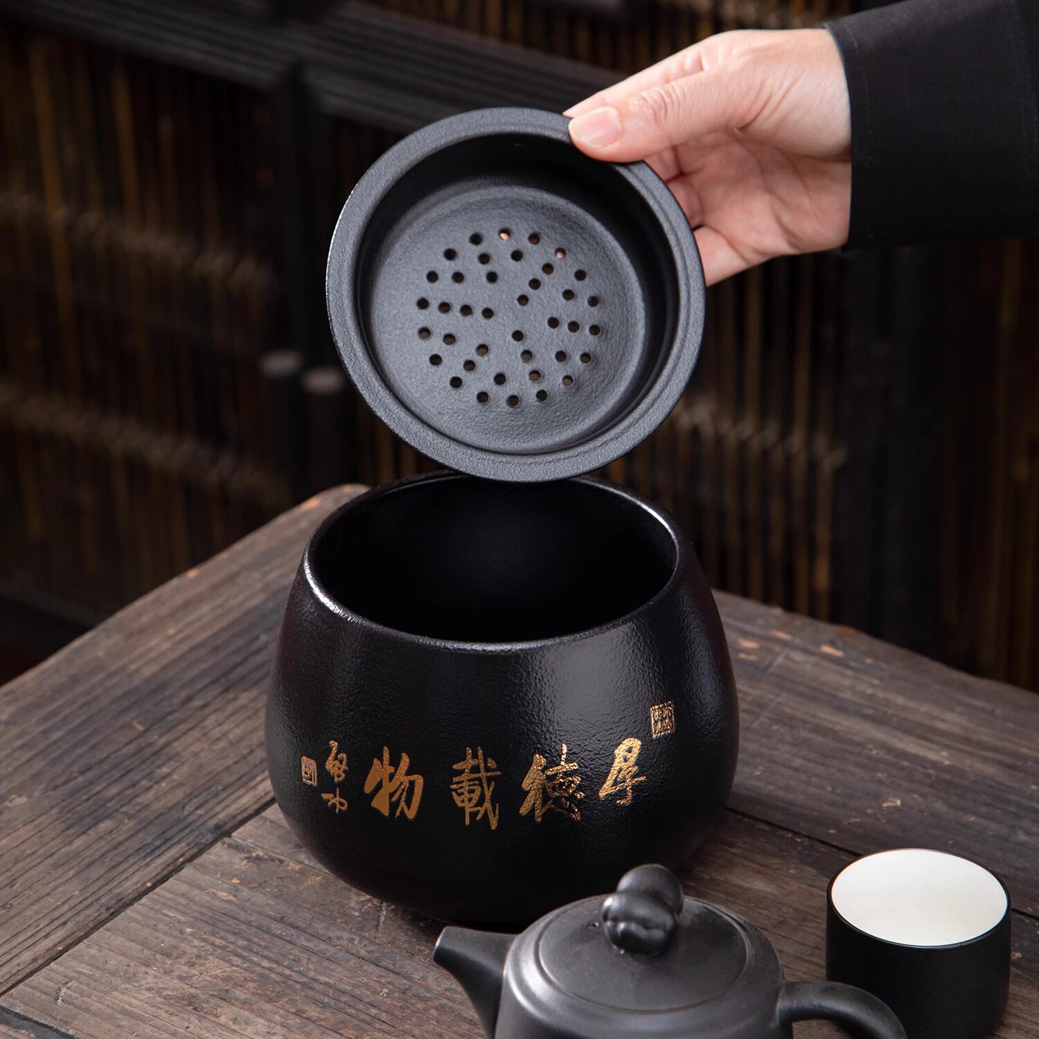 窑变釉茶渣缸带盖陶瓷茶水桶图片