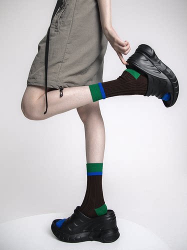秋冬学院风简约防臭少女中筒袜子