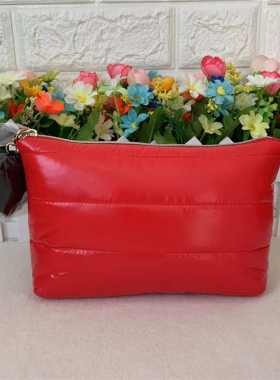 包邮雅诗兰黛大红色羽绒布化妆包加厚夹棉手拎手拿包便携收纳包