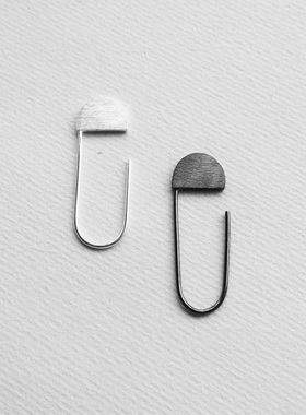 S1 925纯银极简约设计耳钉耳环 哑光拉丝黑白色别针回形针