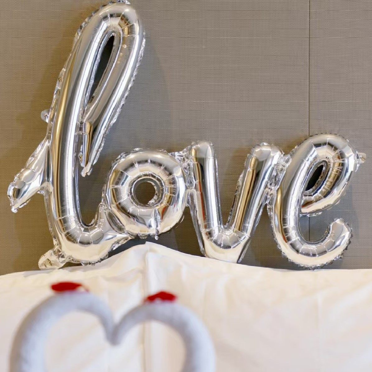 love连体40寸大号小号字母婚房布置气球情人节活动求婚铝箔连体球