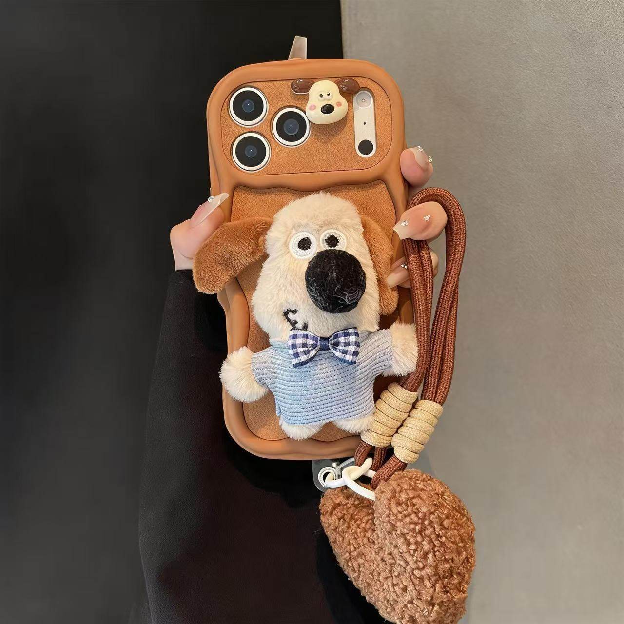 秋冬天毛绒小狗公仔适用苹果17promax手机壳新款iphone16pro女15情侣14带挂绳13全包12防摔11可爱巨好看plus