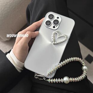 极光金适用苹果16Promax手机壳新款轻奢iPhone15pro磨砂15promax珍珠爱心plus手链14斜挎16全包防摔高级感