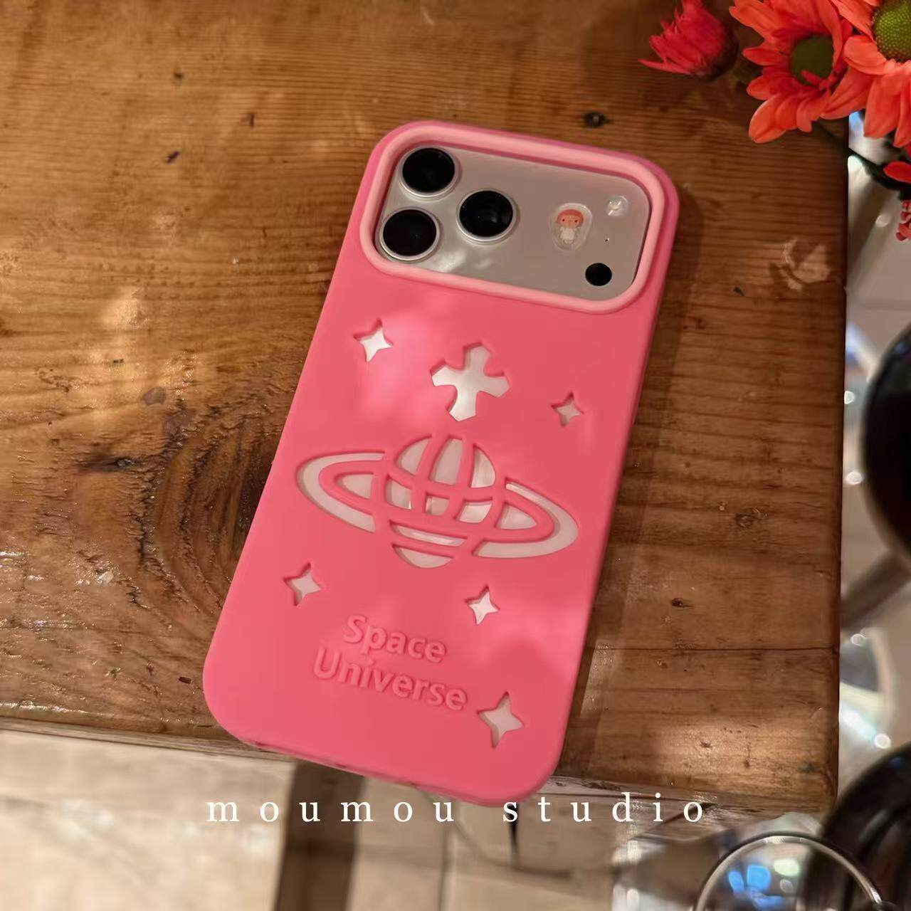甜酷辣妹玫红镂空潮牌适用苹果17手机壳iphone17ProMax新款16pro高级15小众14女款16promax硅胶保护套带链条
